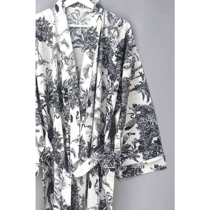 Plus size kimono morgenkåbe i bomuld - Sort jungleprint for engroshandel hos Kantha Decor
