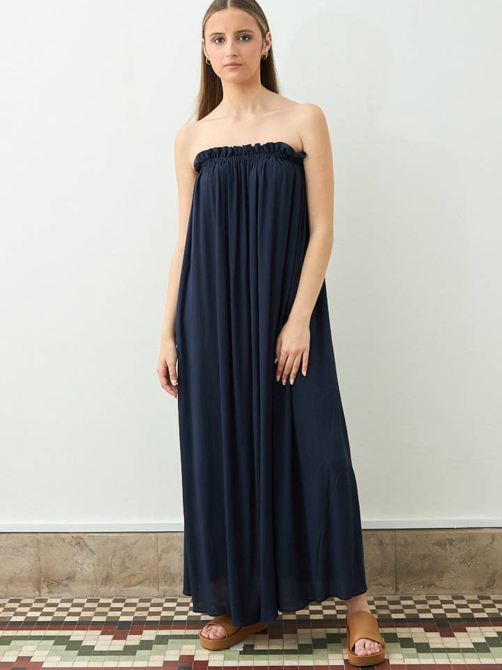 Robe fluide bleu marine à bretelles fines pour la vente par Cottyfish