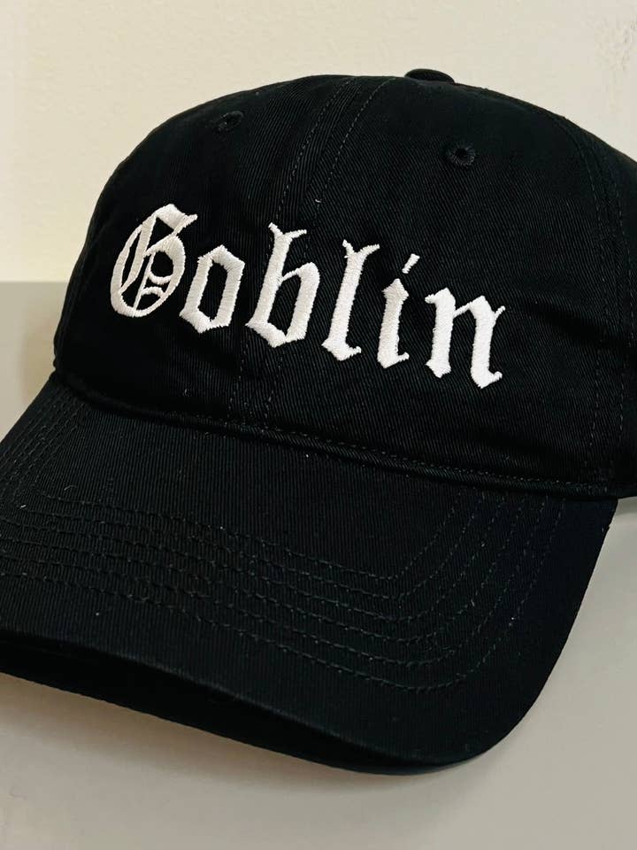 Duende - gorra de papá bordada - LISTA PARA ENVIAR para venta al por mayor de Witchwood Bags