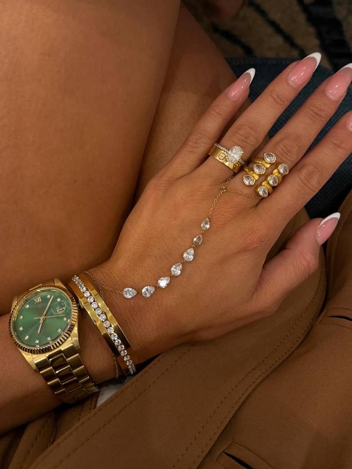 BLING HAND CHAIN for wholesale by CHANSUTTPEARLS