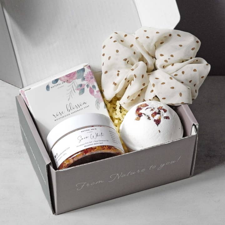 Natural Amor LLC - Wholesale Bath & Body Set - Cozy Spa Gift Set includes Candle, Bath Bomb, Hand Cream
