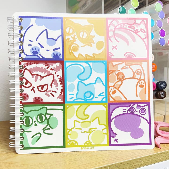 MikouArt – Engroshandel Klistermærke - Børn og baby – Sød genanvendelig klistermærkebog | Kat på pladsen | 6x6 | Dobbeltsidet | 40 sider | Mikou Original Art82