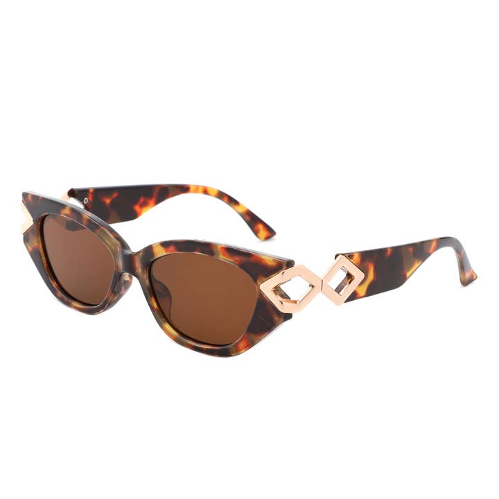 Cramilo Eyewear - Wholesale Sunglasses - Women's - Geometric Vintage Inspired Luxurious Cat Eye Sunglasses