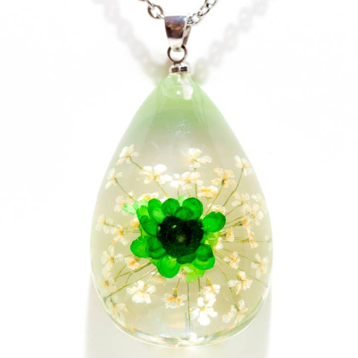 Collier Fleur Orb Bea Vert pour la vente par Hanami Real Flower Jewelry