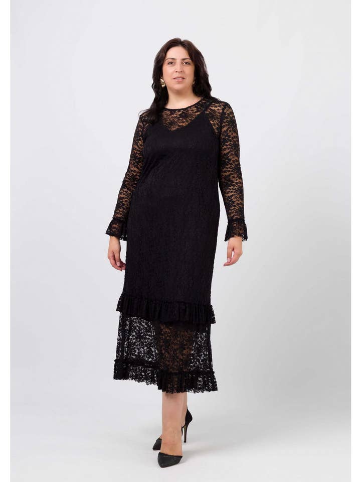 256072 - Jurk in bewerkte kant Herfst Winter Collectie Grote Maten voor wholesale door Teresa Cardoso Oliveira