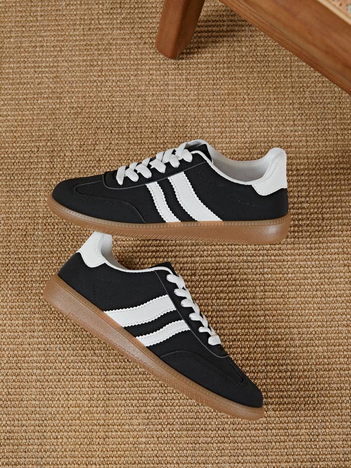 ERYNN - Wholesale Lifestyle Sneakers - Women's - lace-up sneakers - Zoe17