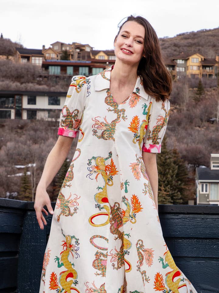 Robe Montauk Dragon Blanc pour la vente par Dizzy-Lizzie