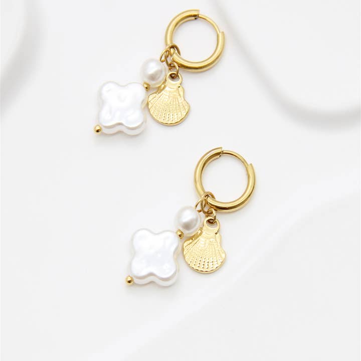 Yellow gold Golden Hoop Earrings for wholesale on Faire0