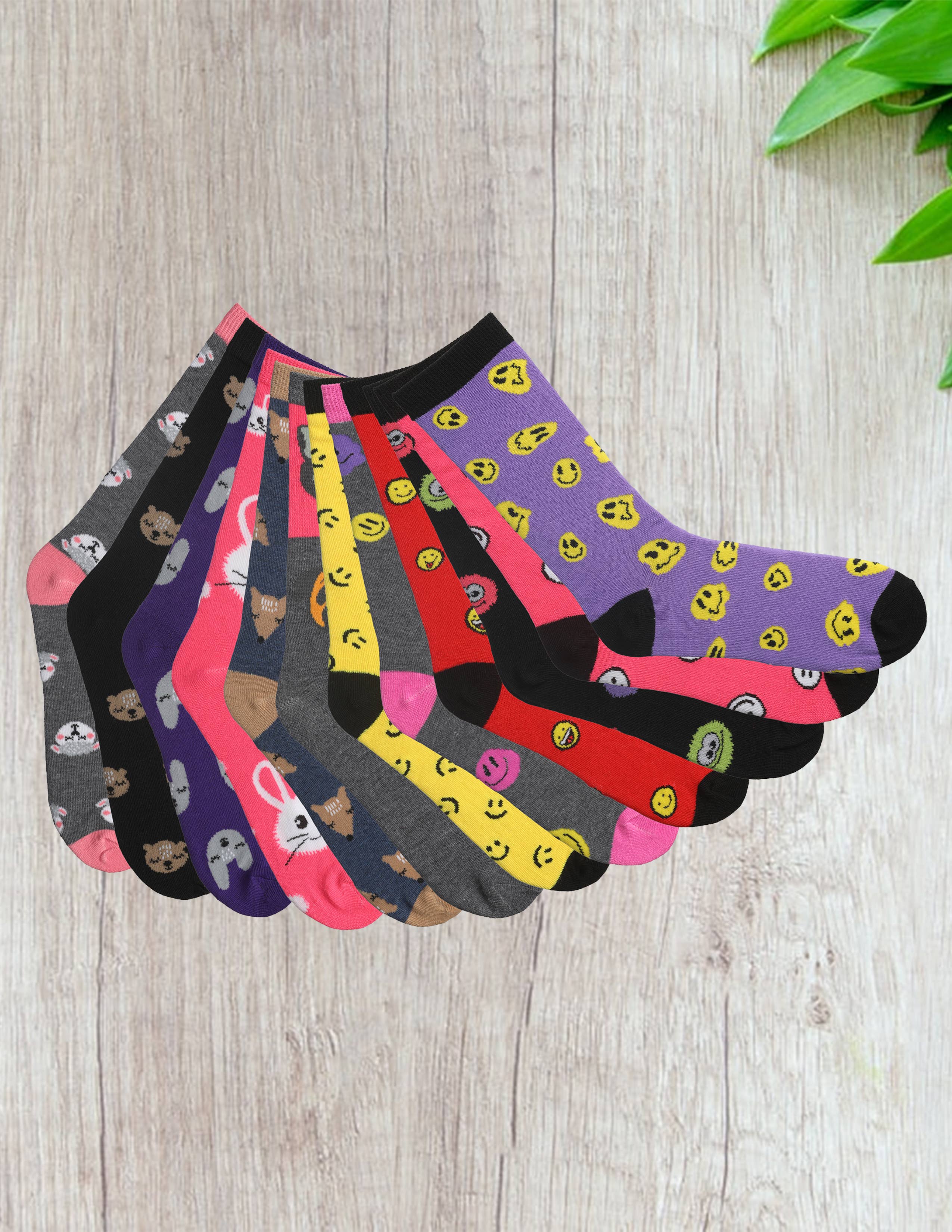 Isadora, Tipi toe, & James Fiallo - Wholesale Socks - Women's - Women's Tipi Toe 6 Pack Plus-Size Cute Crew Socks3
