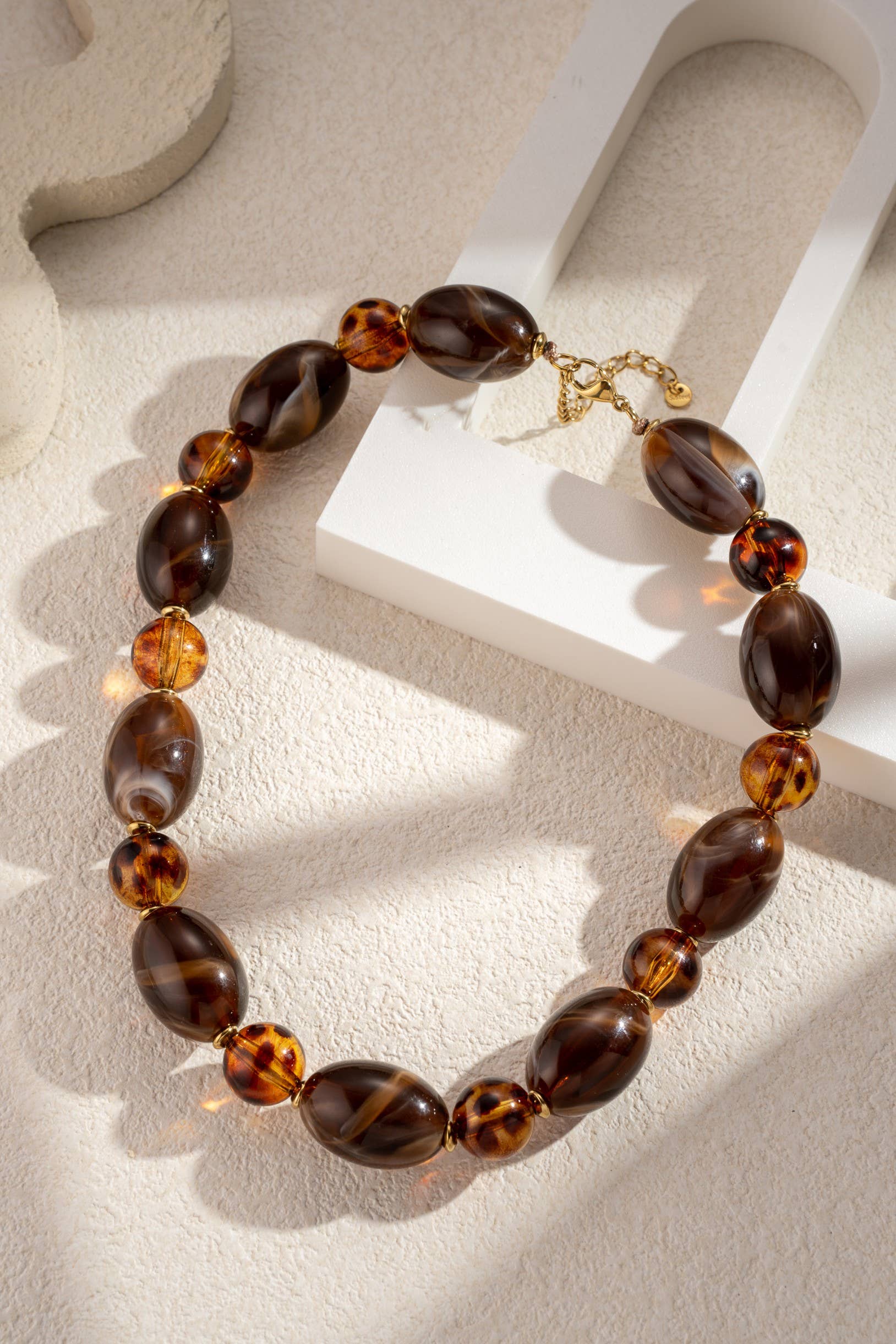 COSMOS - Wholesale Beaded/Pearl Necklace - Leopard and chocolate resin pearl necklace with chic stainless steel1