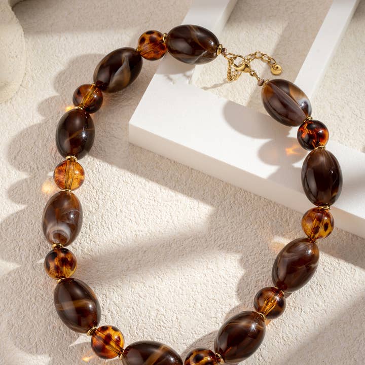 COSMOS - Wholesale Beaded/pearl necklace - Leopard and chocolate resin pearl necklace with chic stainless steel1