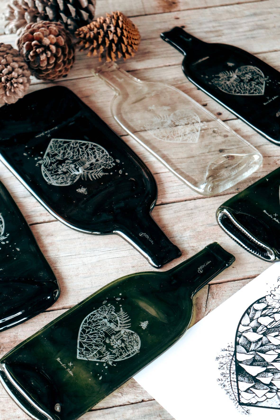 PLATES & Culotées - Wholesale Decorative Plate/Dish/Bowl - THE WHITE PLATES & illustrated Heart-white16