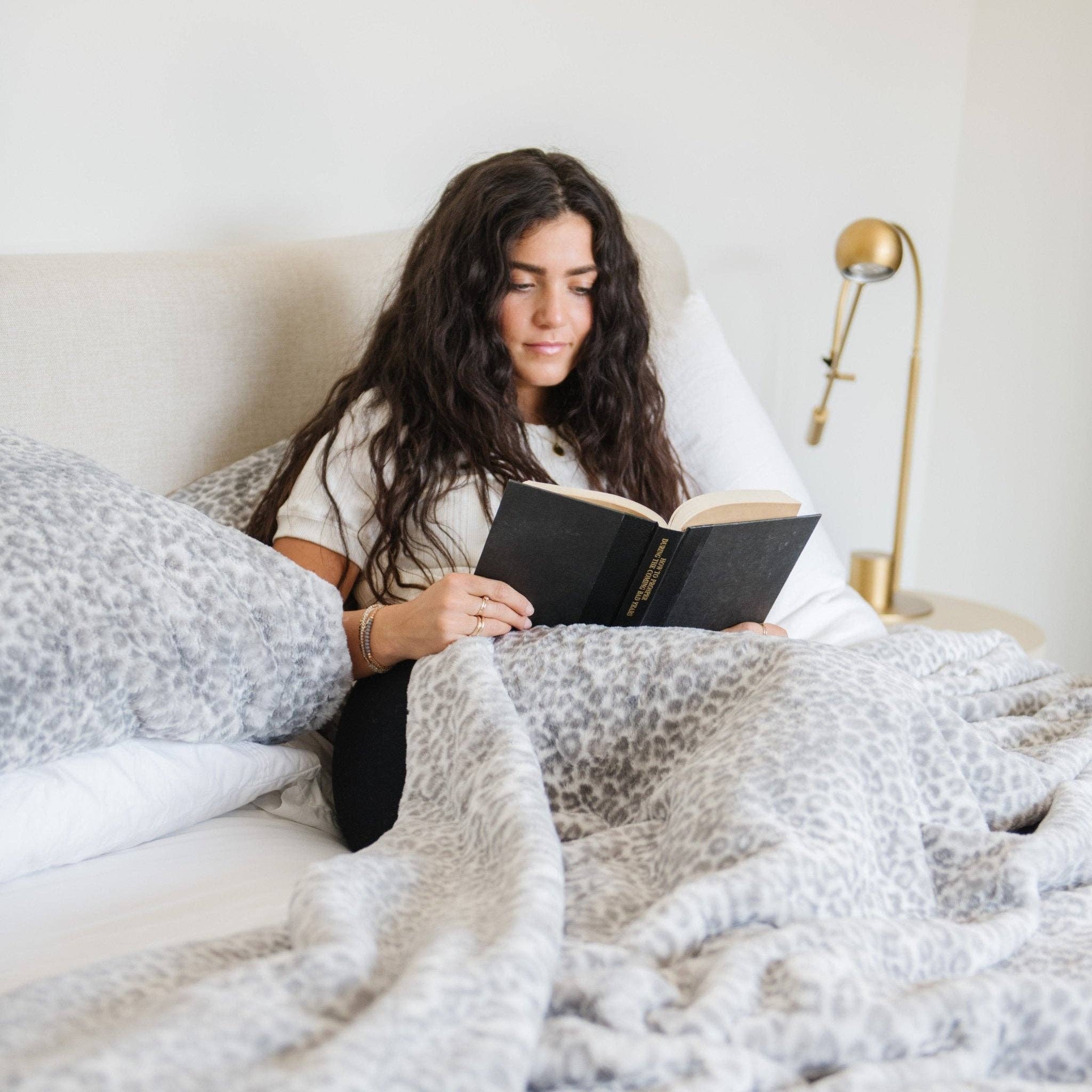 Saranoni - Wholesale Bedding Blanket - FAUX FUR KING BLANKETS25