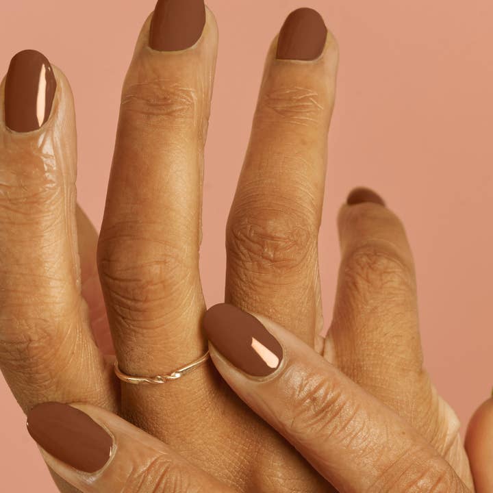 Vernis à ongles vegan et sans 21 ans - Moka pour la vente par BKIND