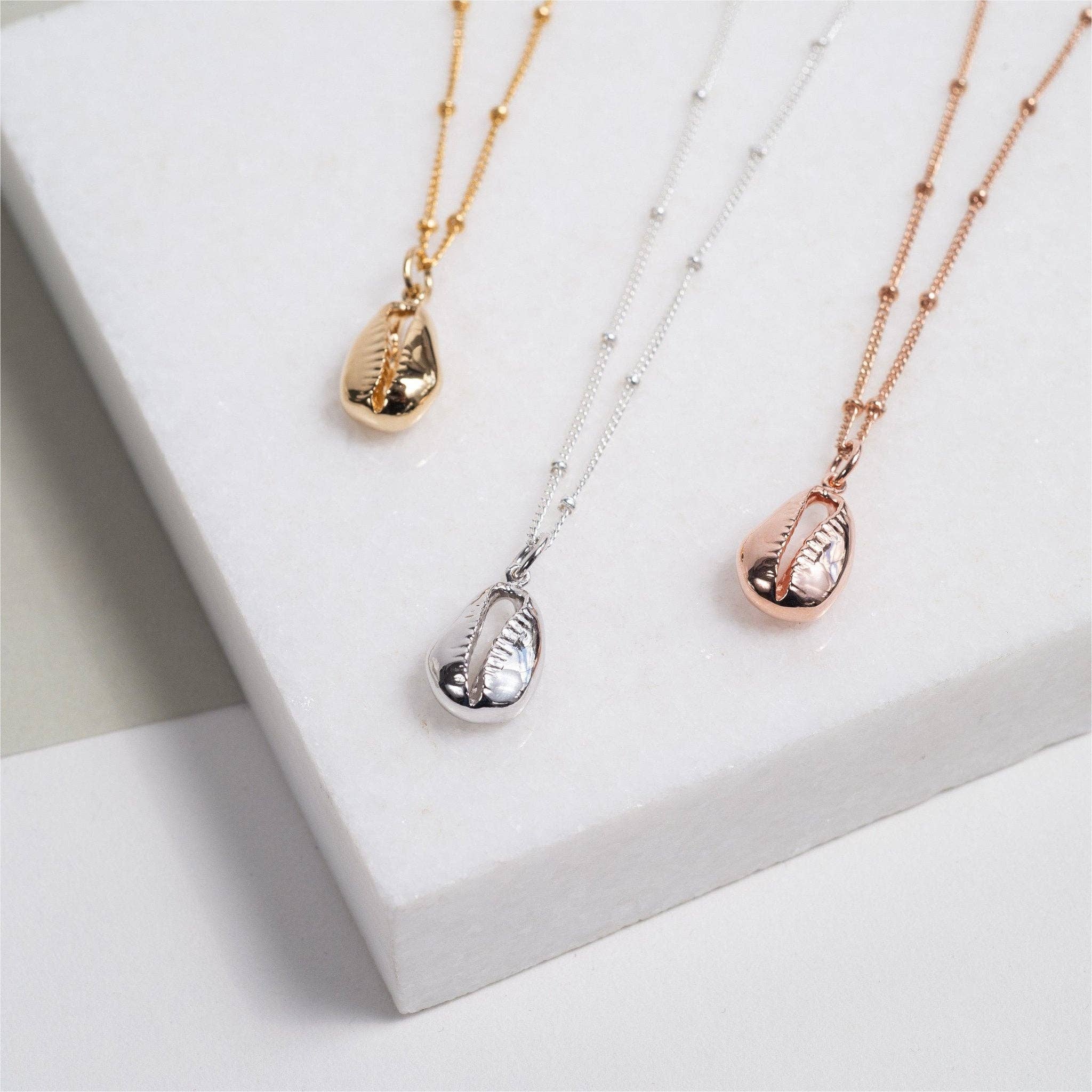 Auree Jewellery – wholesale Pendant/charm necklace – Moka Yellow Gold Vermeil Shell Pendant3