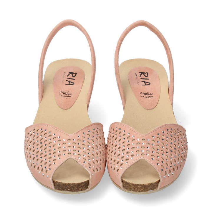 Damessandaal met geperforeerde koraalschep en kurkvloer voor wholesale door Ria Menorca