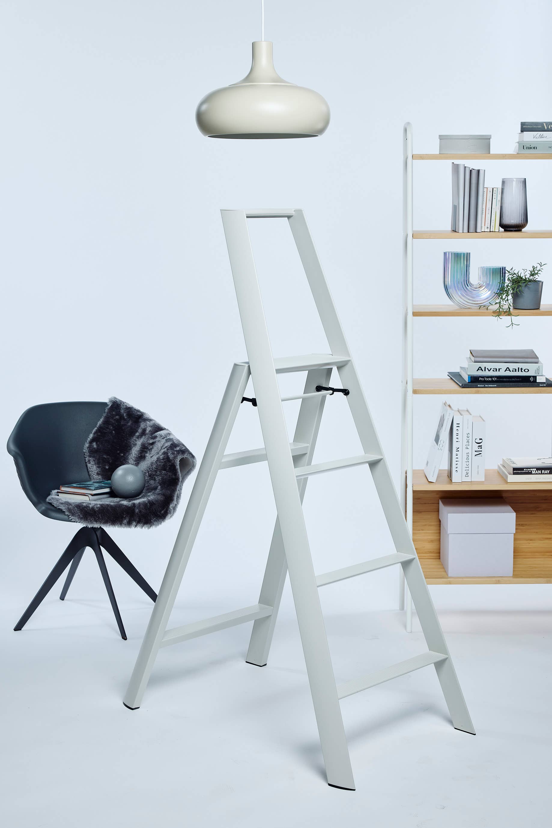 lucano - Wholesale Stool - Lucano 4-Step Stool Crystal Gray2