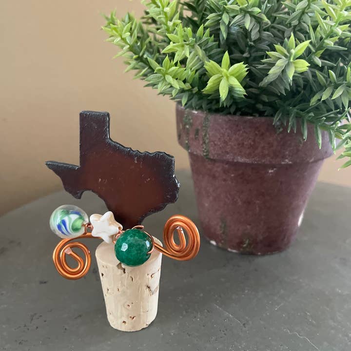 The Rustic Barn - Wholesale Wine Stopper - Rustic Wine Cork TEXAS shape with beads and wire1