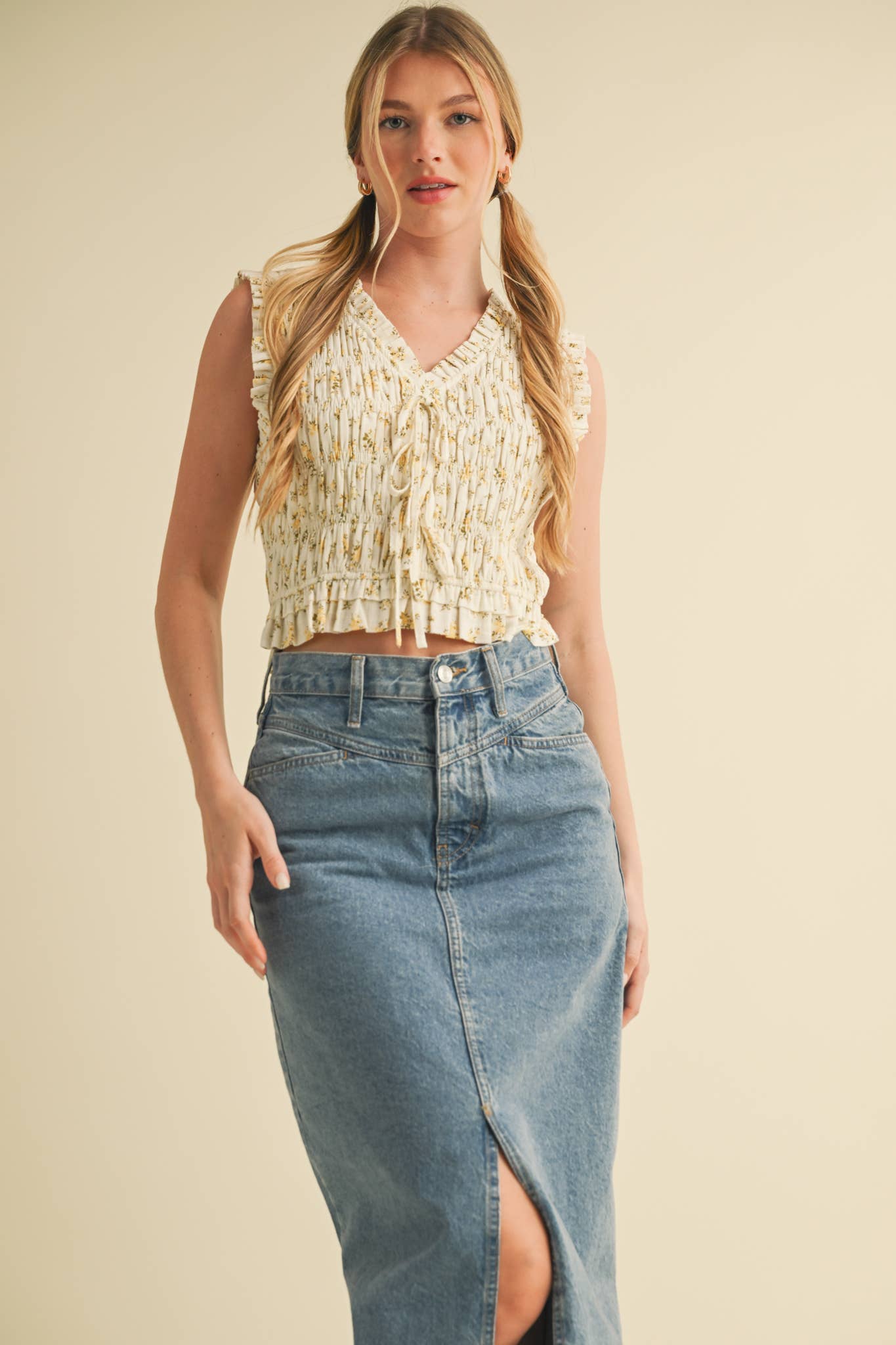 &MERCI - Wholesale Blouse - Women's - SMOCKED RUFFLE TIE FRONT TOP MTP39942