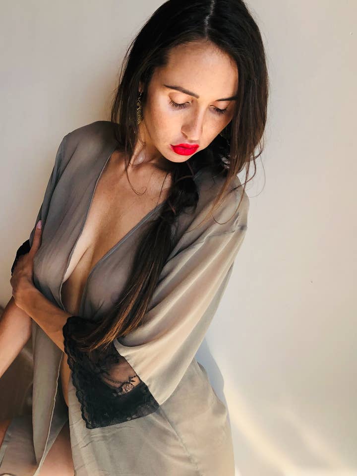 Robe sedutora elegante por atacado de AUMBRA