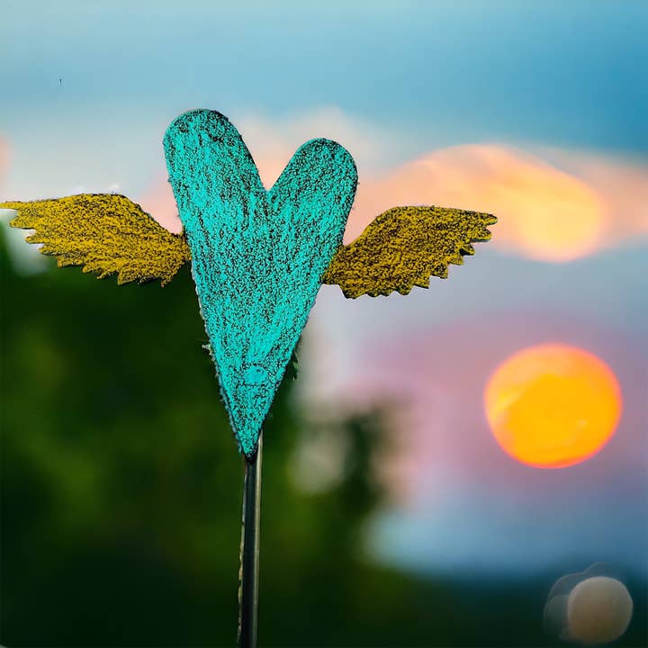 Whimsies – Engroshandel Have/havestolpe – Heart Wings Plant Stake finurlig have hippie sigøjner fred7
