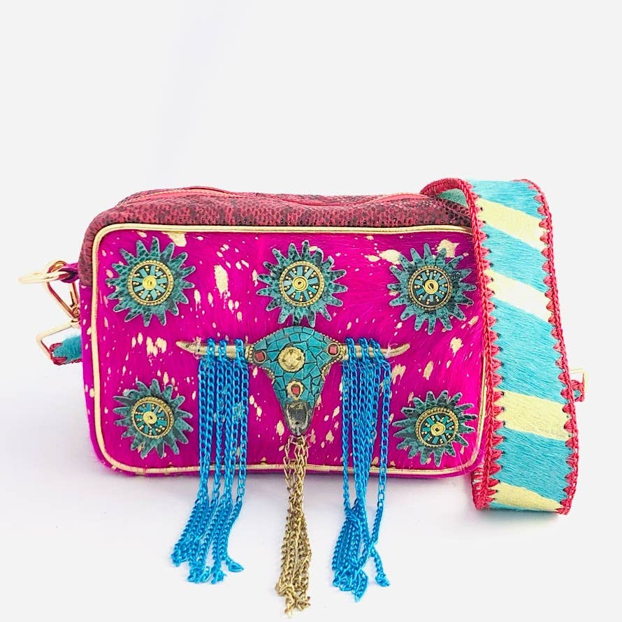 MILANO AMOUR - Vente Sac à bandoulière – femme - Sac bandoulière bohème en cuir de veau avec chaîne et motif vache fait main1