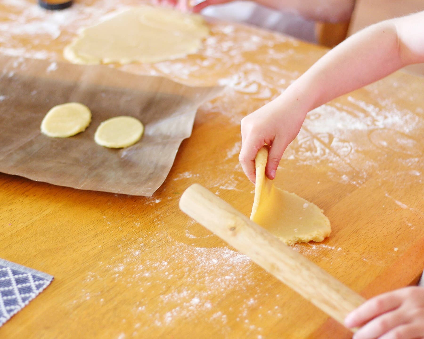 Little Bumble Pty Ltd - Wholesale Baking sheet/mat - Reusable Baking Mat3