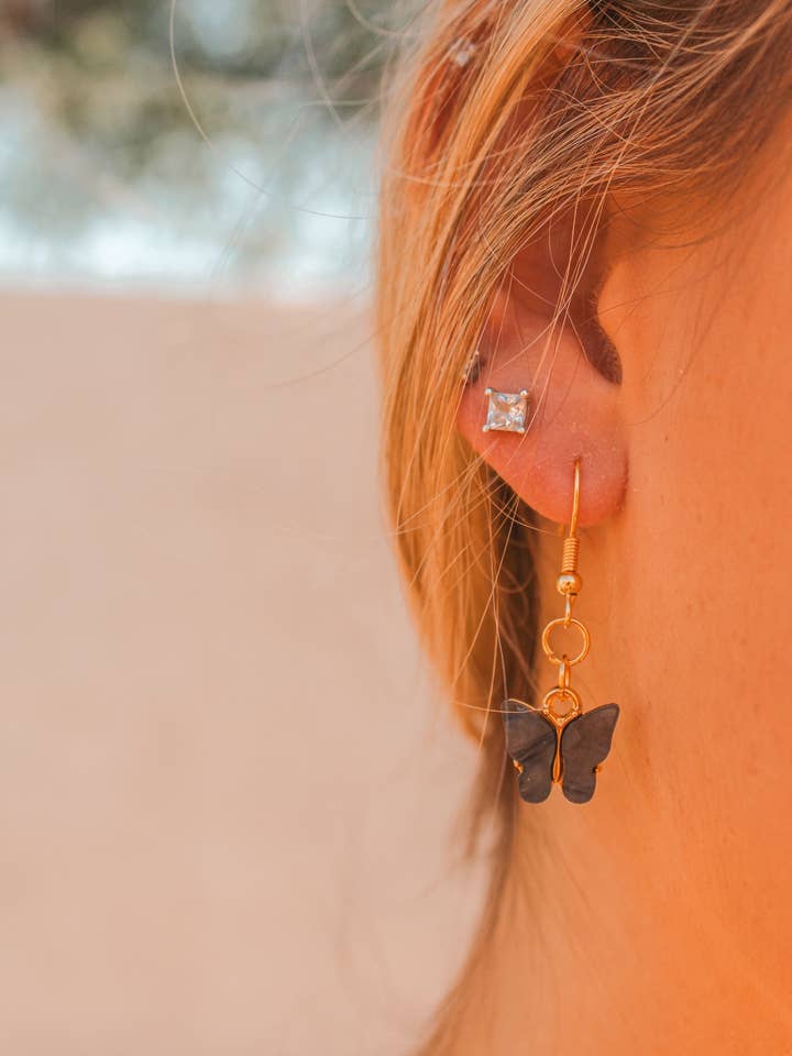 Goldene Schmetterlings-Ohrringe für den Großhandel von ShopCassiesCrafts