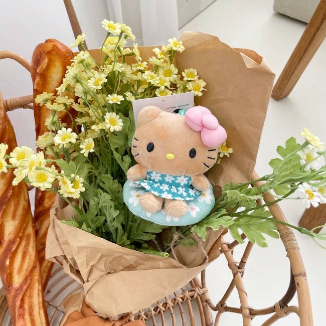 MOND HAUS - Wholesale Keychain - Women's - FROYO Keyring | Hello Kitty in Summer Tube Plush Doll Charm2