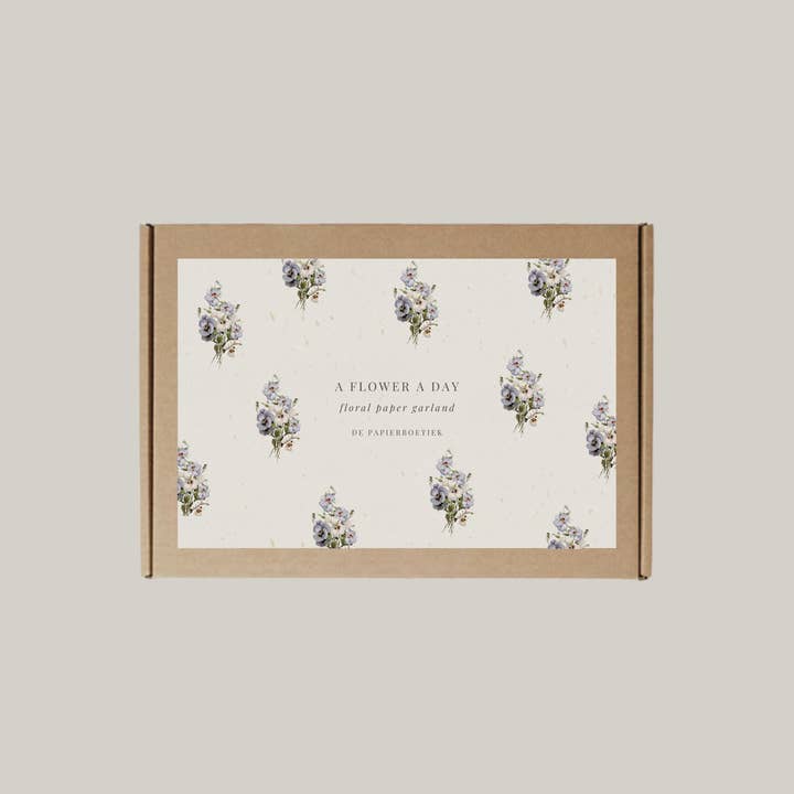 A flower a day | garland of violets for wholesale by De Papierboetiek