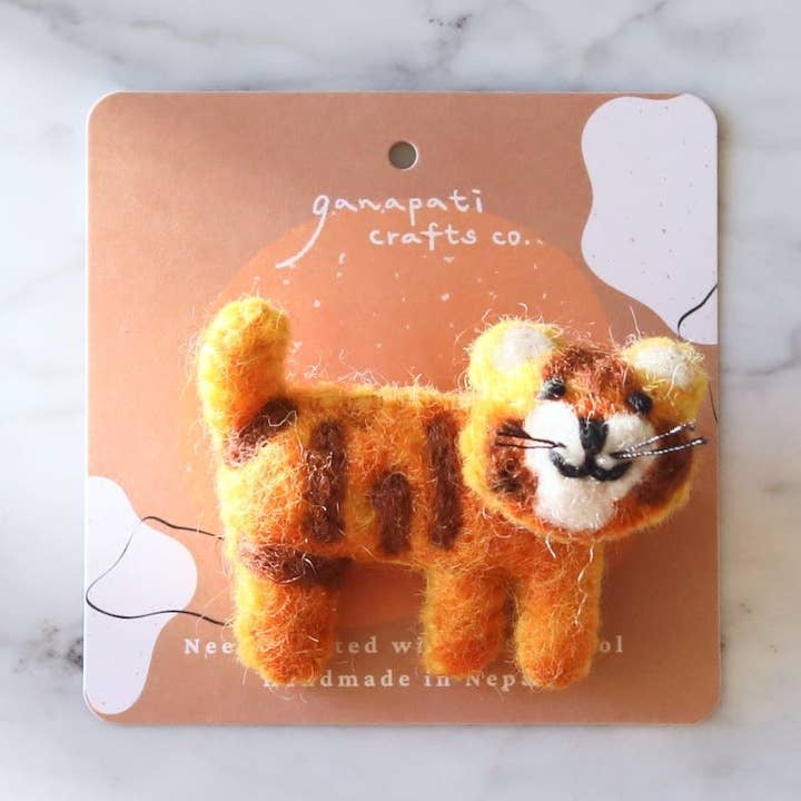 Broche tigre feutrée pour la vente par Ganapati