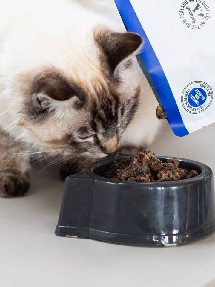 SAMPLES Meow Beef & Hoki Air Dried Cat Food 0.35oz for wholesale by The New Zealand Natural Pet Food Co