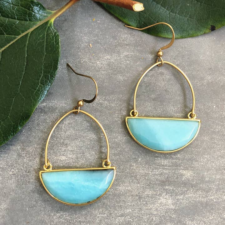Clarion Ohrringe - Vergoldeter Amazonit für den Großhandel von GeoMetricGem