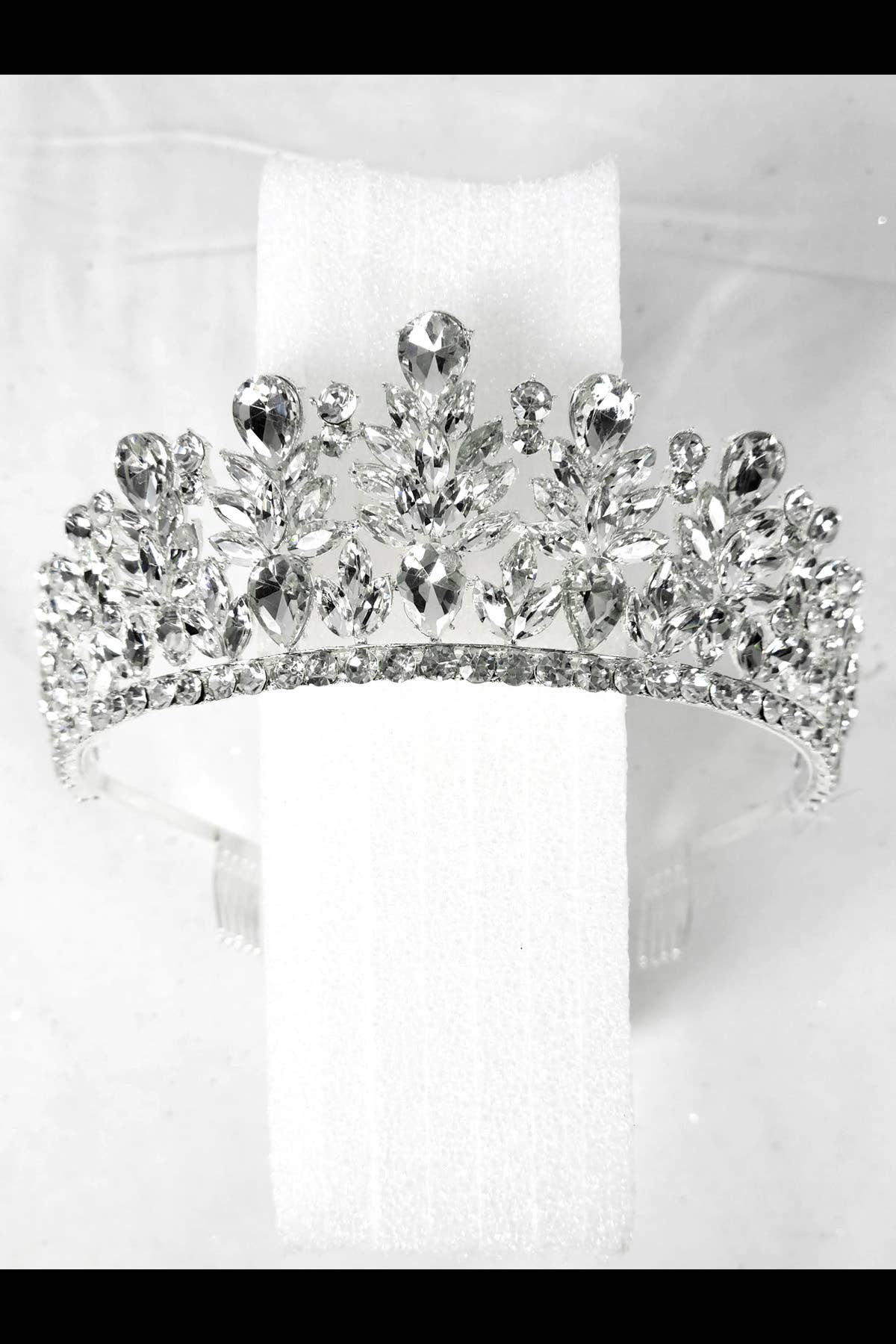 Chicas - Wholesale Tiara - Women's - Metal tiara with jewel rhinestones, one size fits all HT9718