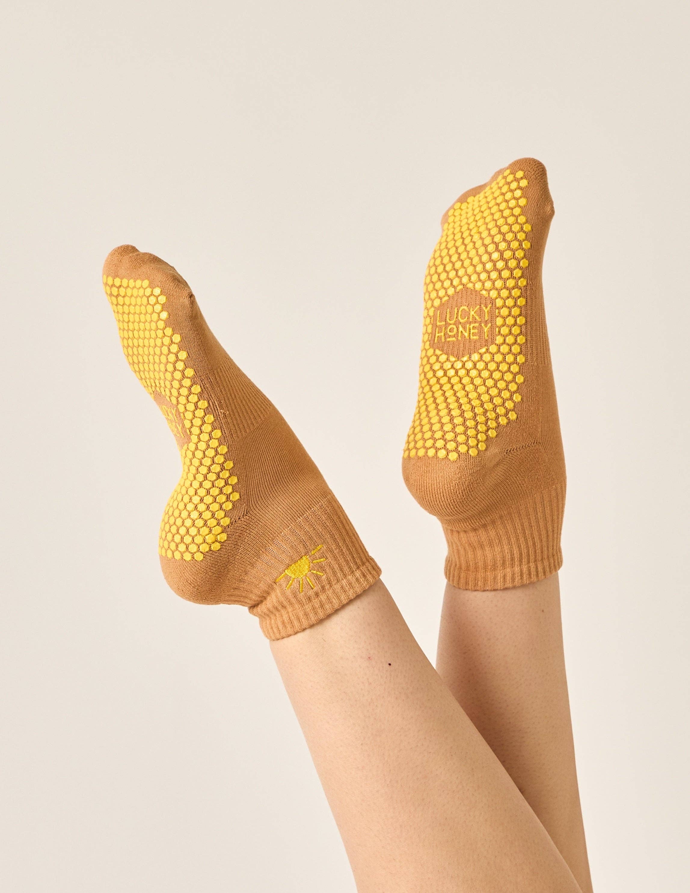LUCKY HONEY - Wholesale Socks - Women's - The Harlow Grip Sock45
