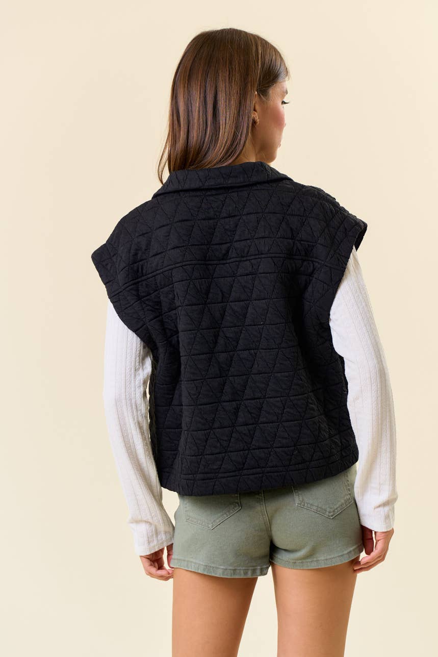 Doe and Rae - Wholesale Outerwear Vest - Women's - QUILTED POINT COLLAR FLAP PATCHED POCKET VEST - 10626J-18