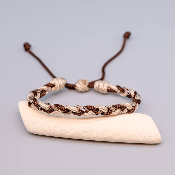 Beige en bruine gevlochten paracord-armband voor wholesale door La Fabrique du Noeud