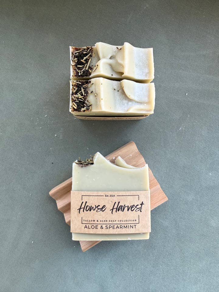 Savon à l'Aloe et à la Menthe Verte — Barre d'Huile Essentielle Rafraîchissante et Revigorante pour la vente par Howse Harvest
