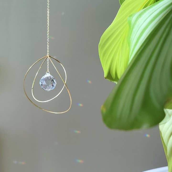 Atelier Intuitive - Vendita all'ingrosso Acchiappasole - ETHER • Meditativo acchiappaluce in ottone e cristallo2