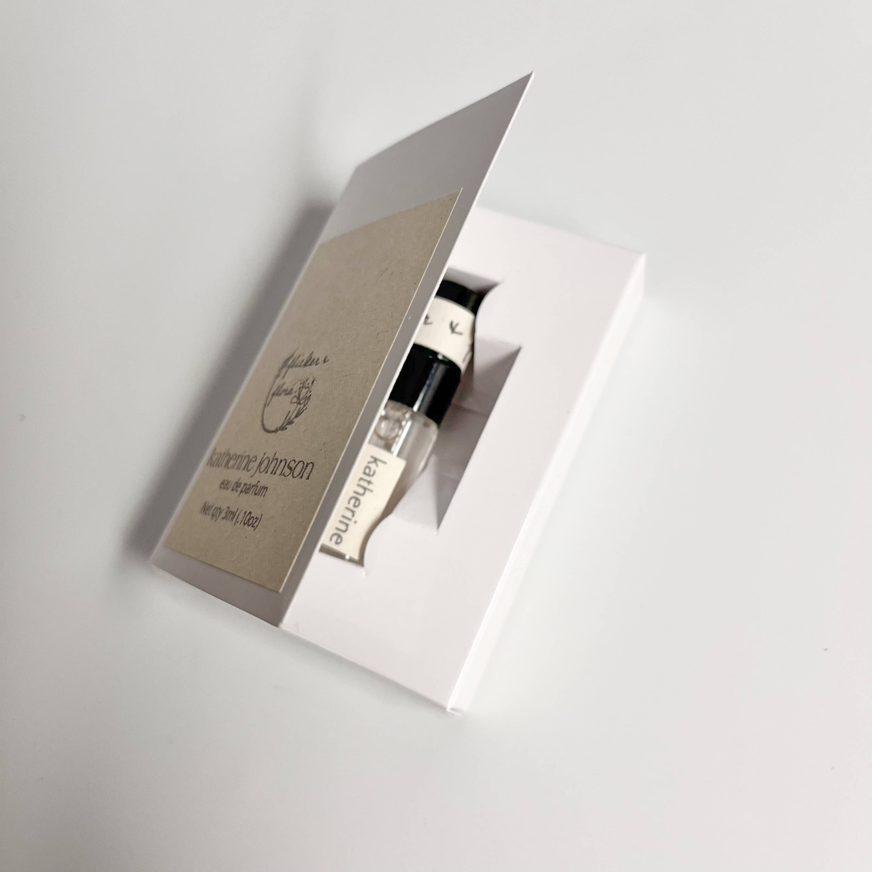 Pretty Simple Things, Co - Wholesale Perfume/Eau de Toilette - Luminaries Perfumes Sample Set9