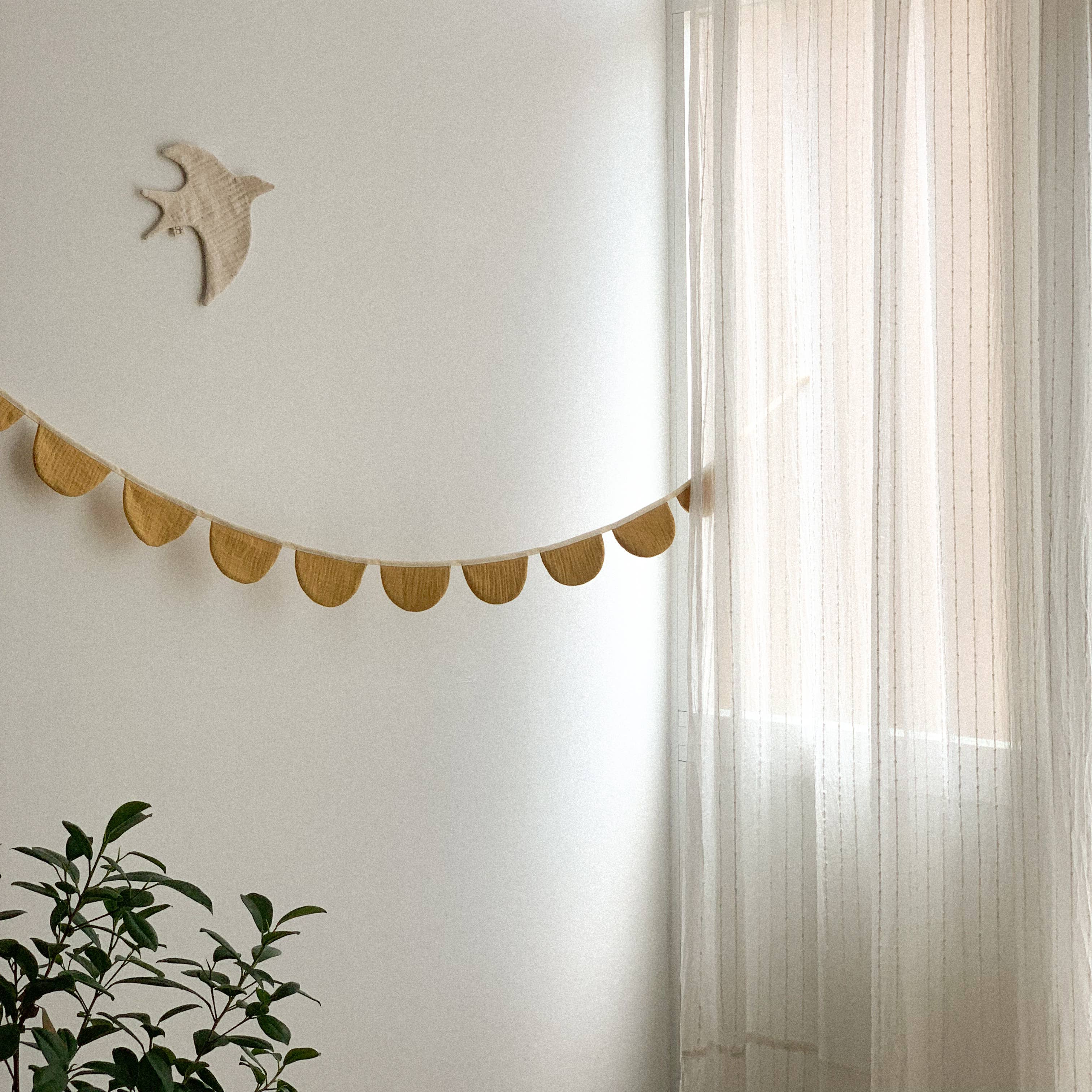 Monocrom - Wholesale Wall Decor - Kids & Baby - White wall swallow1