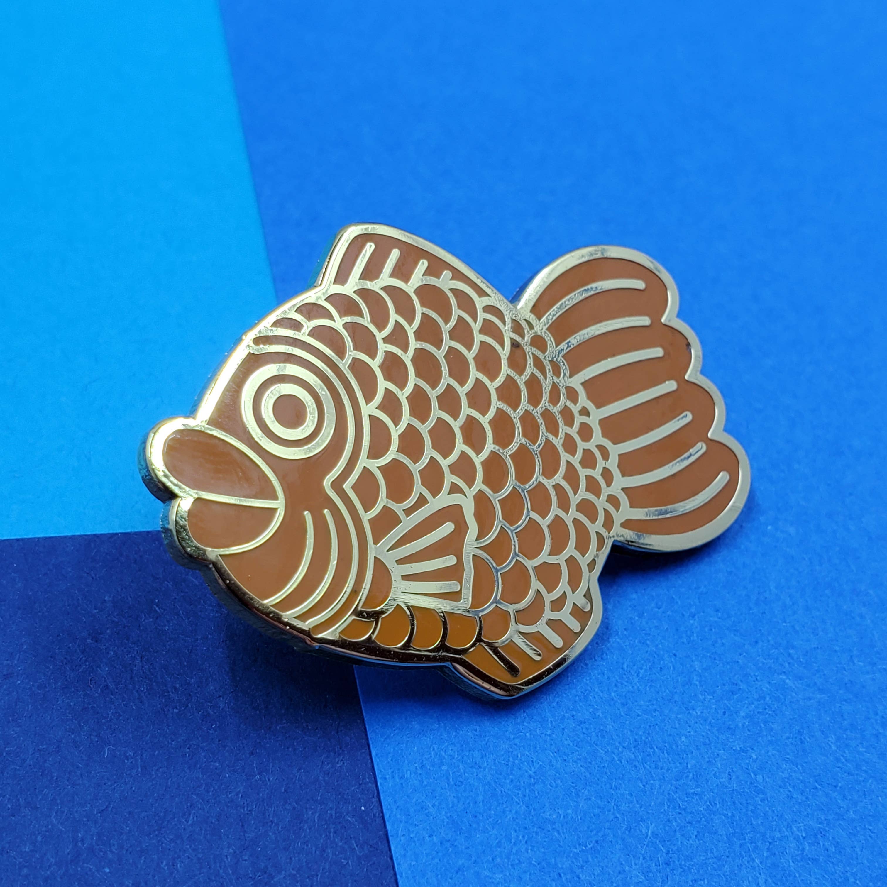 Opalescent Eel Illustration & Design - Wholesale Lapel Pin/Button - Taiyaki Hard Enamel Pin6