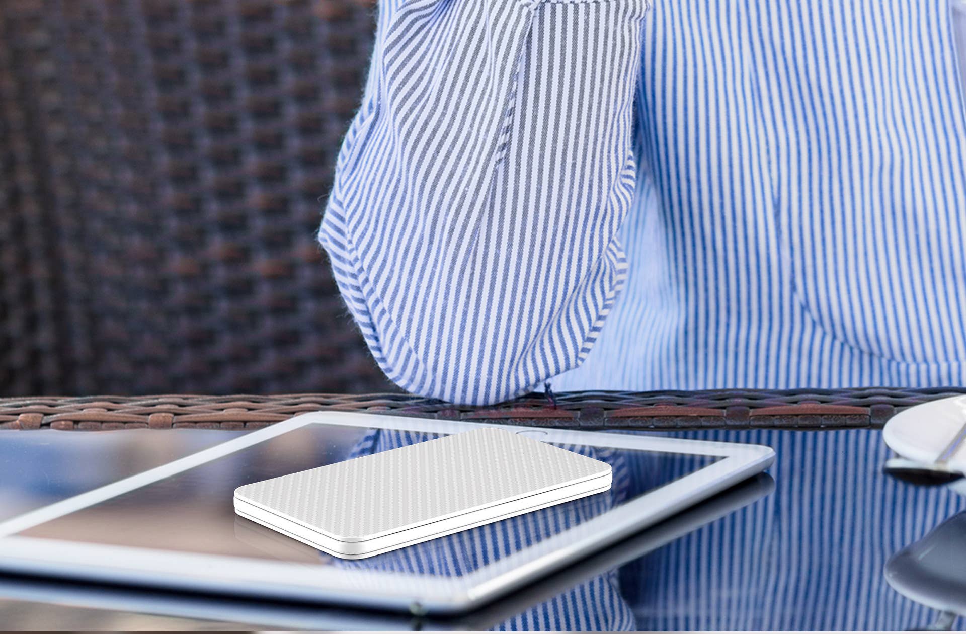 White Power Bank ELOOP E30 5000mAh, Black for wholesale on Faire12