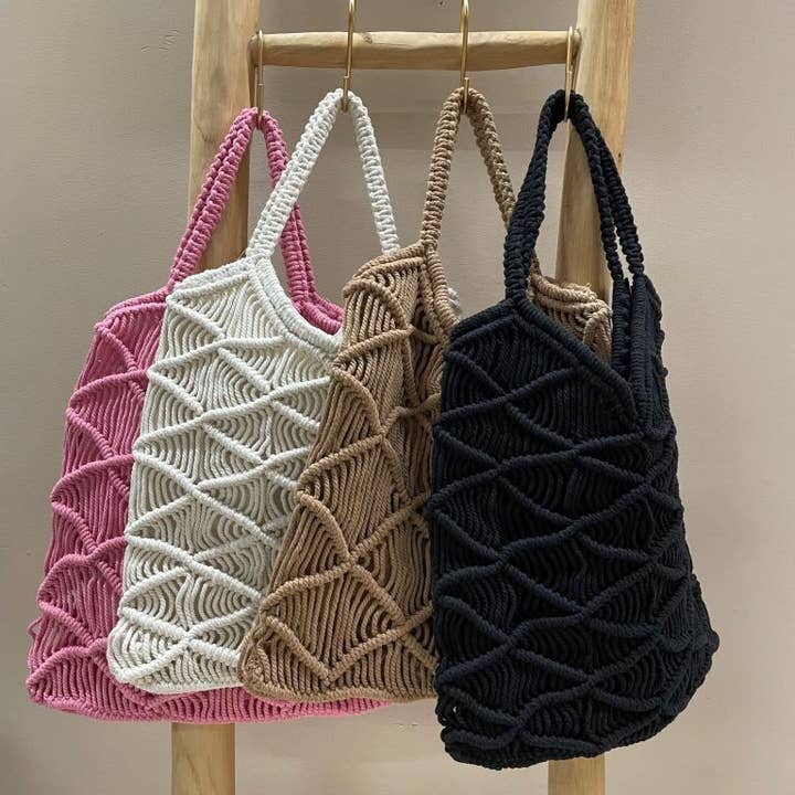 Sac fourre-tout Formentera en macramé pour la vente par ByBazz