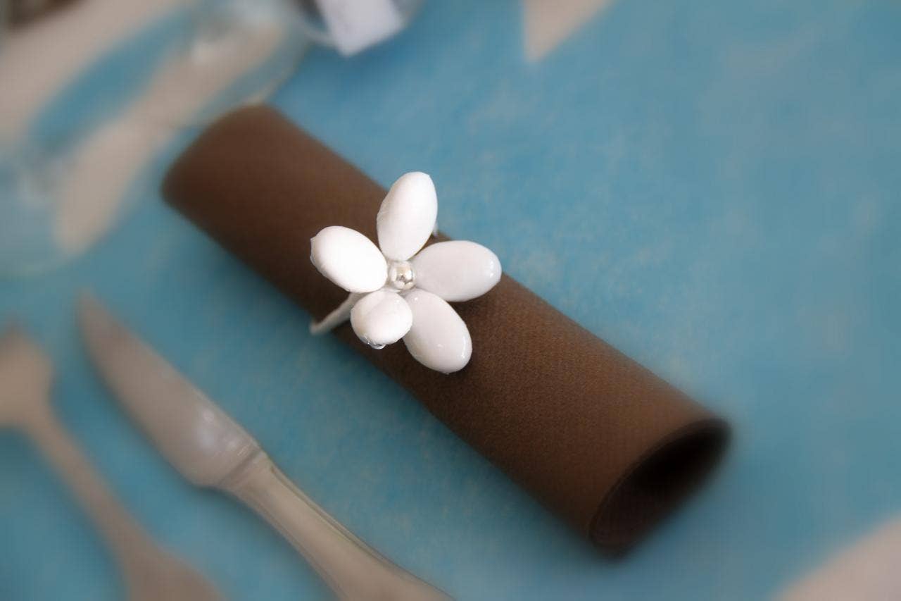 Fleurs-Thés en chocolat – wholesale Chokladtäckta godisar – Liten prästkrage i chokladdragerade mandlar3