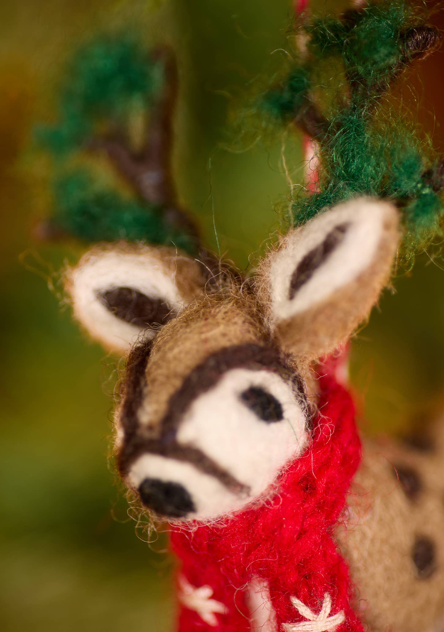 Namaste - Wholesale Christmas Decoration - Embroidered Felt Reindeer Decoration1