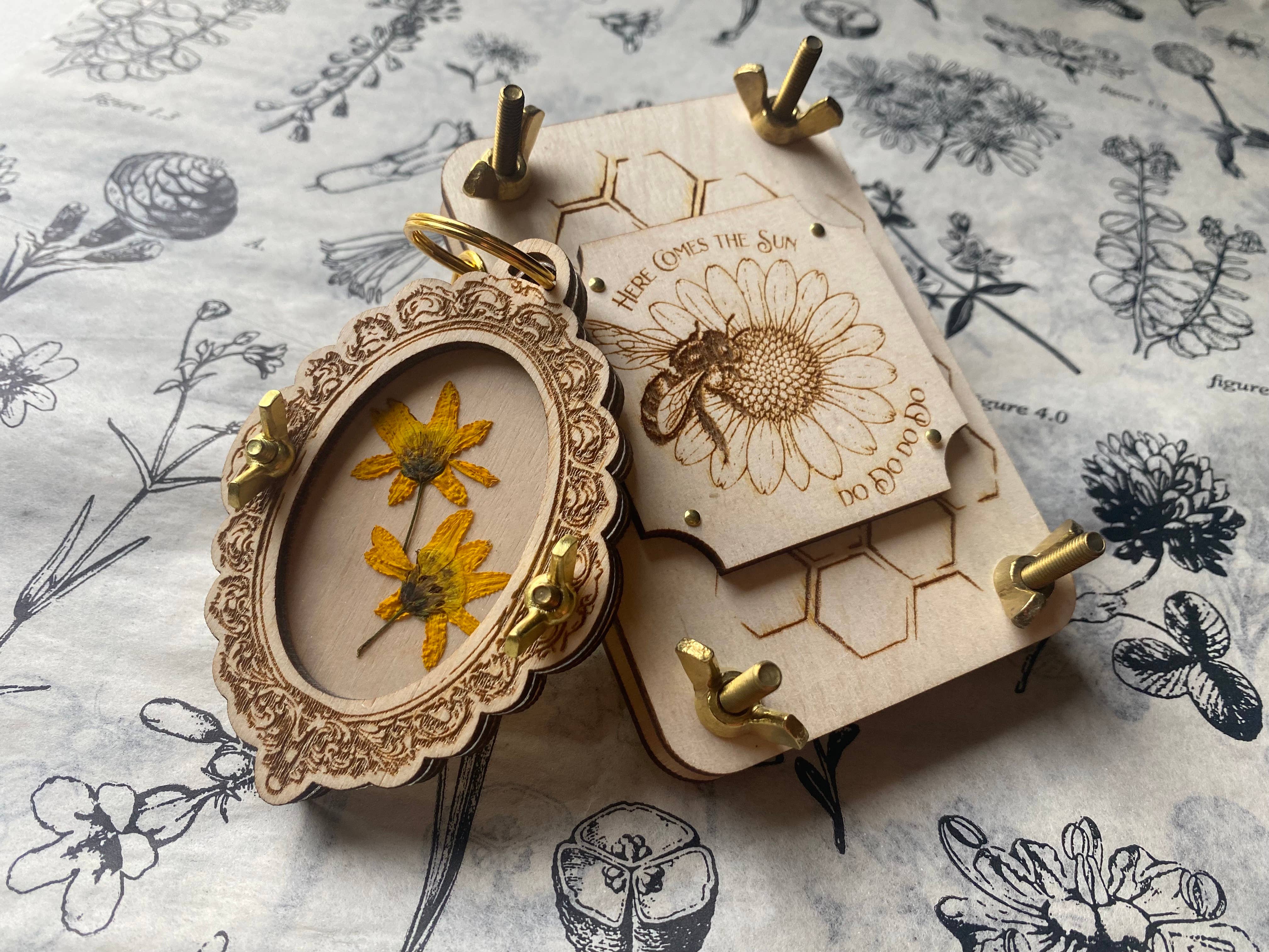 Holly Hills Lane - Wholesale Keychain - Women's - Mini Flower Press in Vintage Frame Style Fits In Your Pocket3