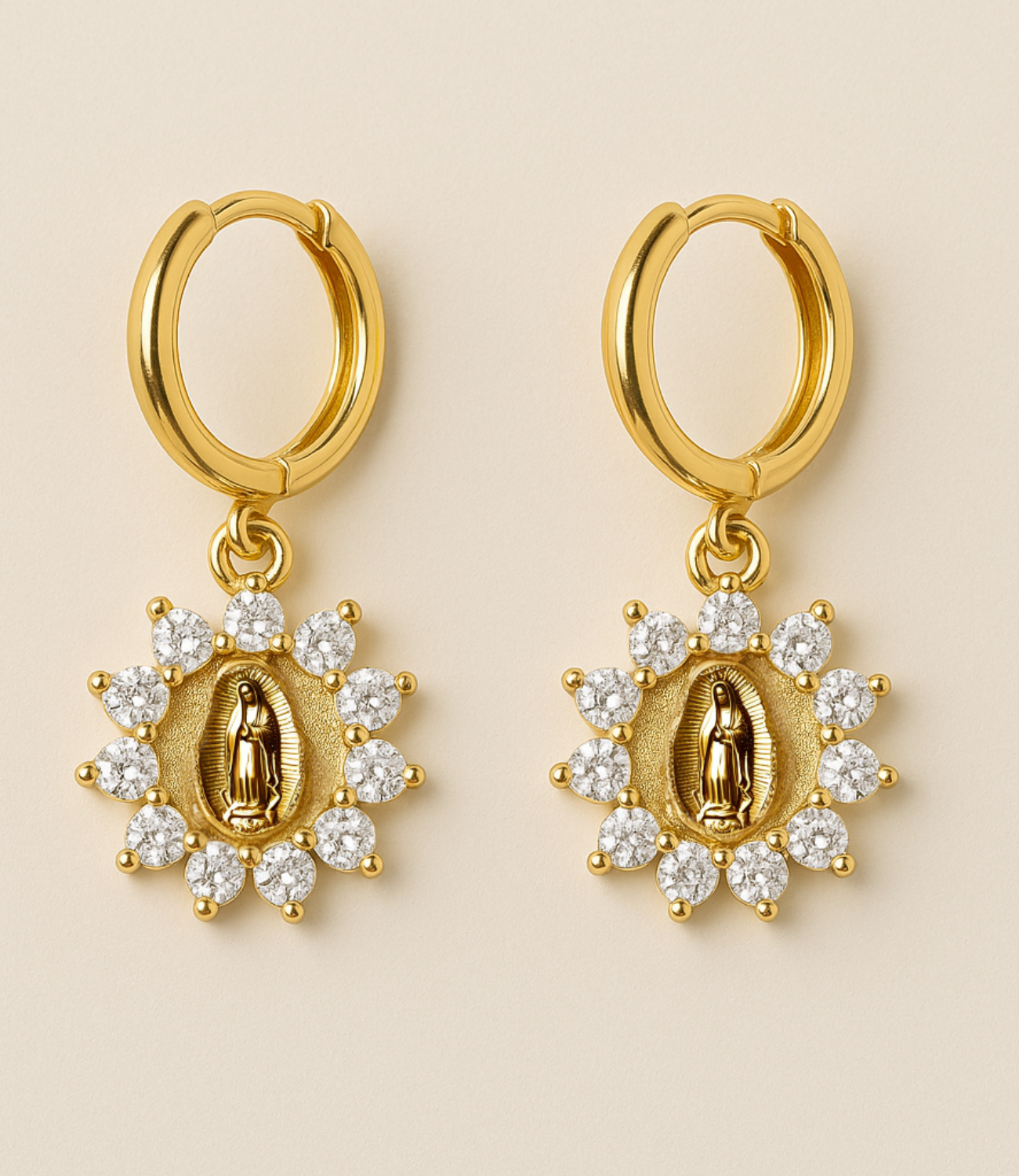 PHOEBE´S - Vendita all'ingrosso Orecchini a cerchio - Orecchini della Vergine di Guadalupe per bambine – Placcati in oro 18K1