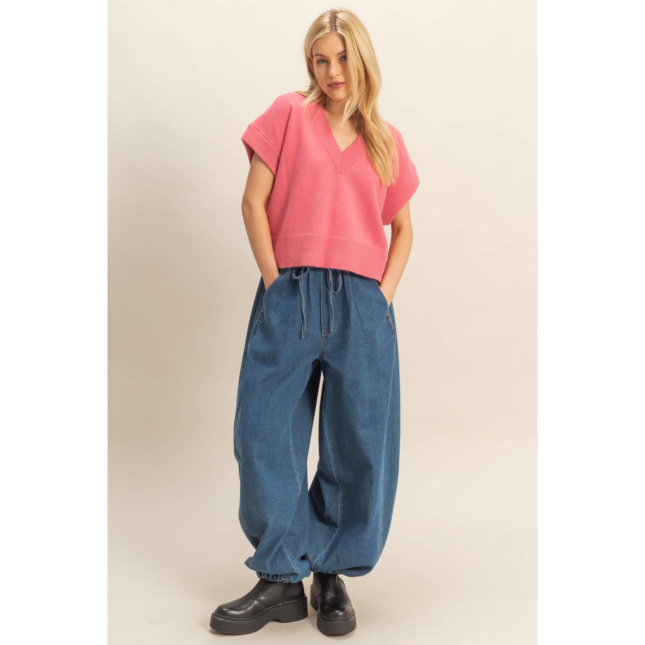 HYFVE – wholesale Sleeveless sweatshirts – Women′s – Oversized V-Neck Sweater Vest8