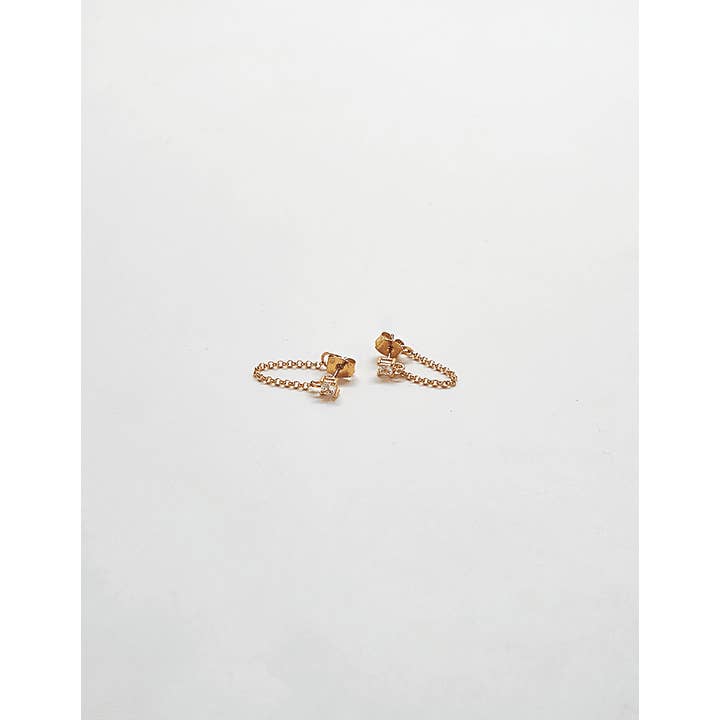 Admiral Row Jewelry - Wholesale Huggie oorbellen - Cz Chain Huggie Oorbellen - Herfst Sieraden